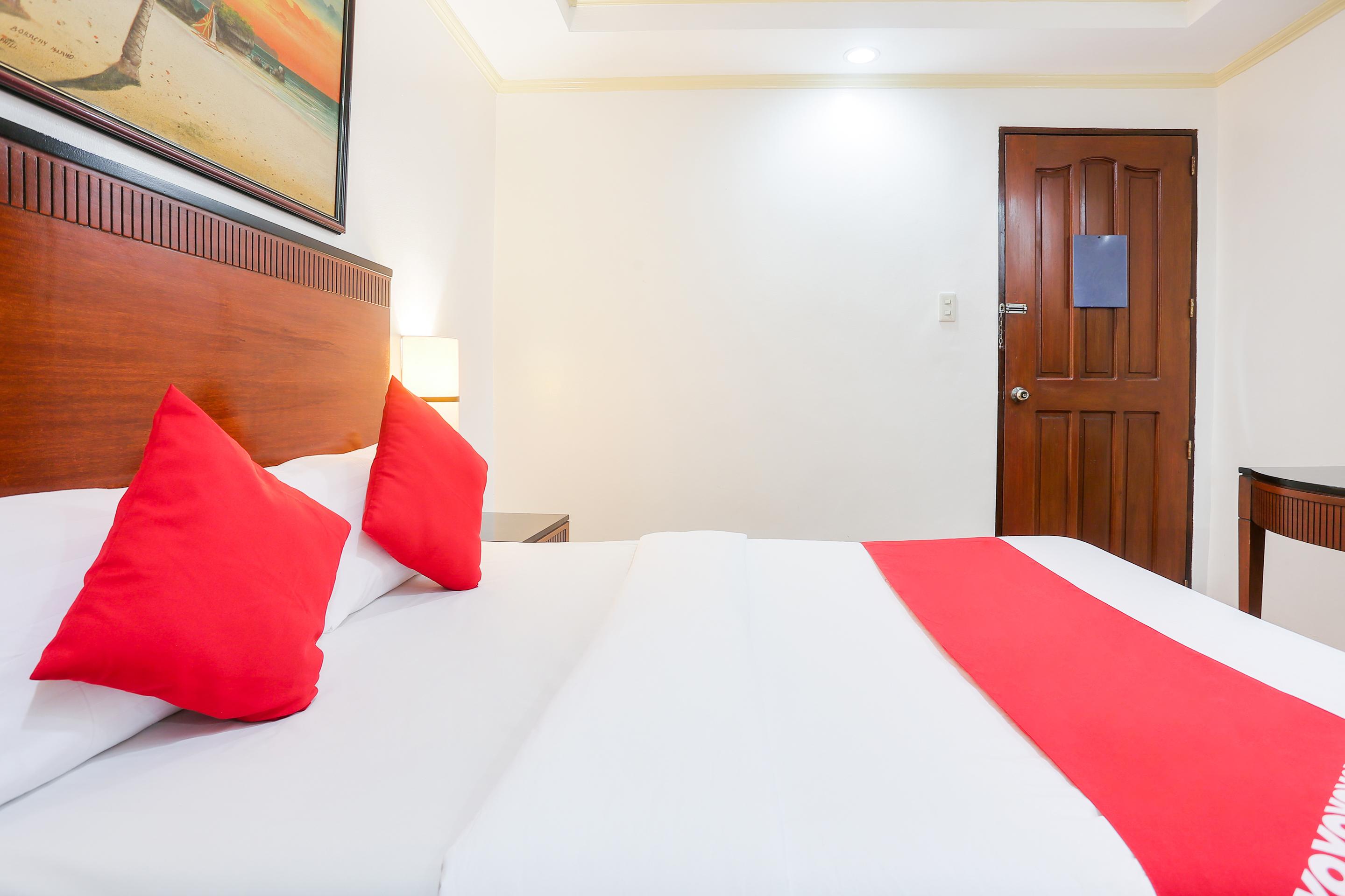 OYO 406 Royal Parc Inn & Suites Quezon City Bagian luar foto