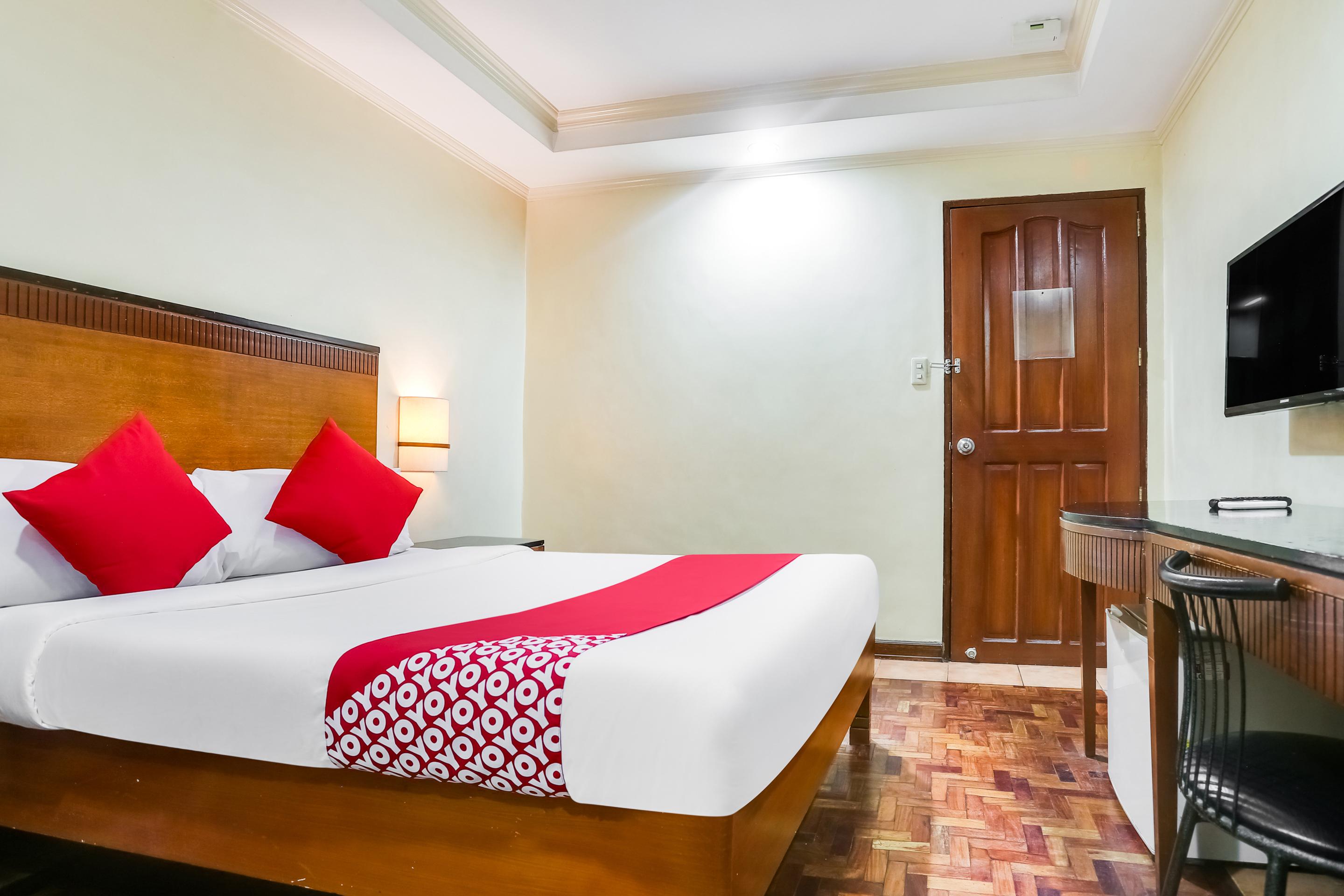 OYO 406 Royal Parc Inn & Suites Quezon City Bagian luar foto